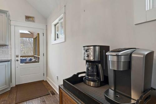 Lakeview Oasis- Pet Friendly W/ Hot Tub & Beach!