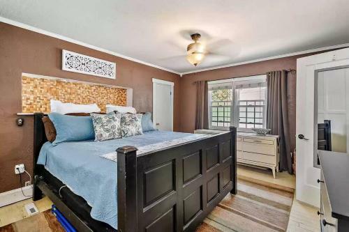 1930s Queen Anne Home 4 Bedroom-central Location