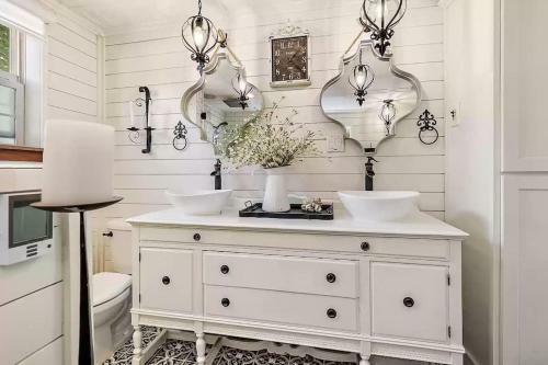 1930s Queen Anne Home 4 Bedroom-central Location