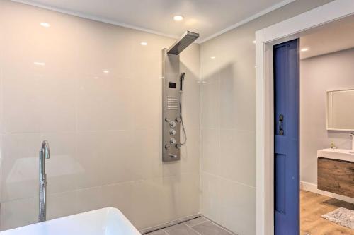 All-encompassing Cobalt Cottage With Game Room!
