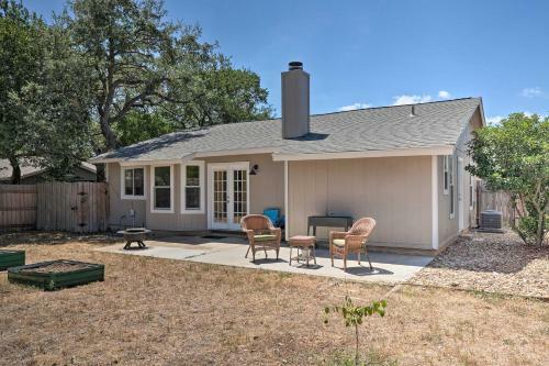 Chic Cedar Park Retreat With Yard And Fire Pit!