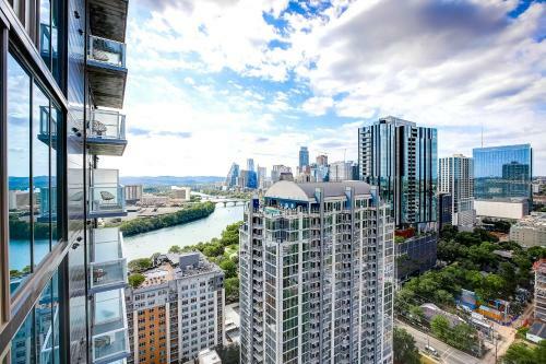 Apartamento New! Luxury Downtown Austin Rainey St. Lake View!