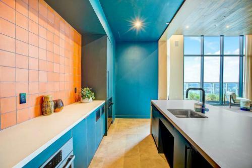 Apartamento New! Luxury Downtown Austin Rainey St. Lake View!