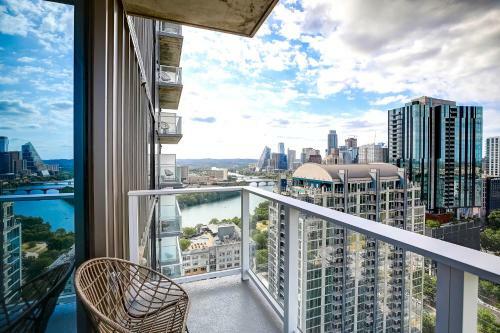 Apartamento New! Luxury Downtown Austin Rainey St. Lake View!