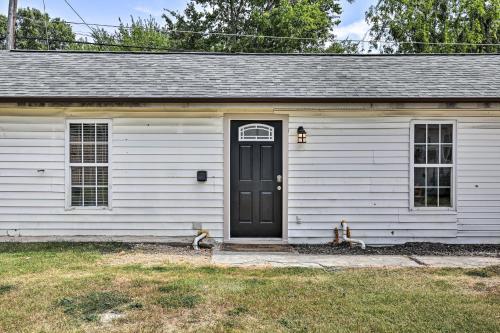 Cozy Dallas Getaway Near Dining And Attractions