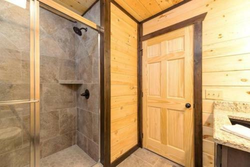 Above The Rest - 4 Bedrooms, 4,5 Baths, Sleeps 12 Home