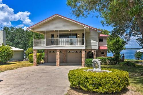 Lakefront Livingston Retreat With Fire Pits!
