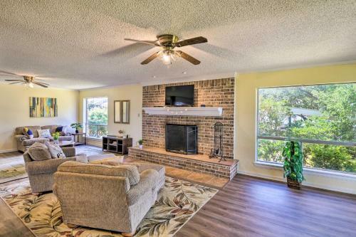 Lakefront Livingston Retreat With Fire Pits!