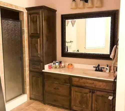 New Listing By Superhost! Walk To Texas Tech!