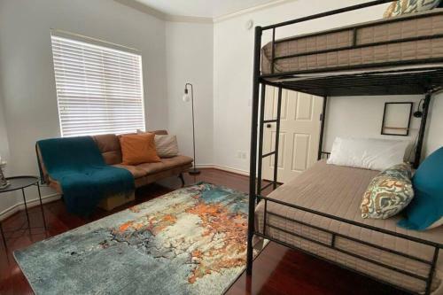 New Listing By Superhost! Walk To Texas Tech!