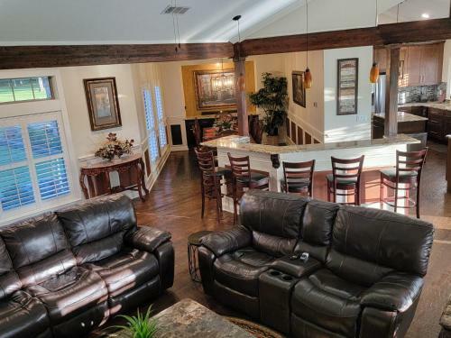 Newly Renovated Private Ranch Get-a-way