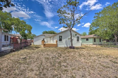 San Antonio Retreat With Deck About 5 Mi To Dtwn!
