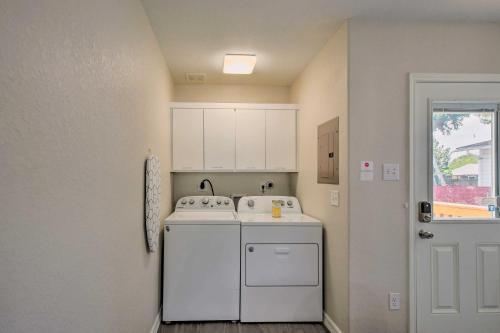 San Antonio Retreat With Deck About 5 Mi To Dtwn!