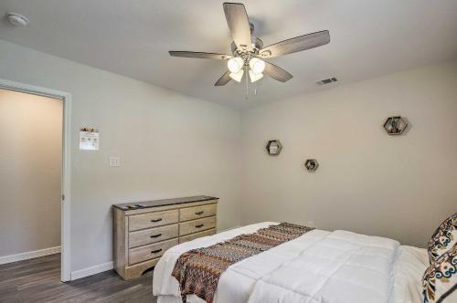 San Antonio Retreat With Deck About 5 Mi To Dtwn!