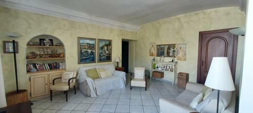 Apartamento Trilocale Mentone Vista Mare