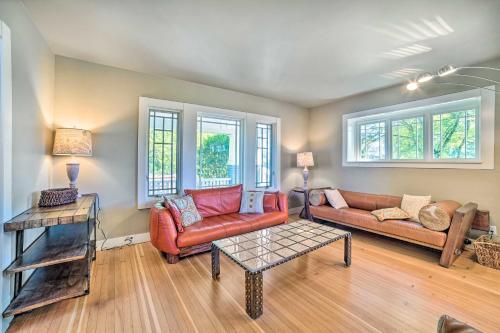 Bellevue Craftsman Home With Deck And Fire Pit!