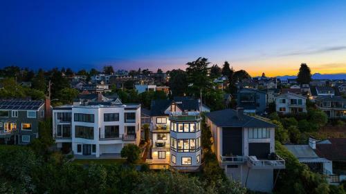 Seattle Skyline View Home