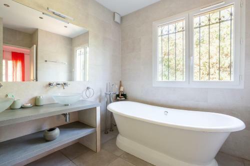Les Oliviers de Mougins - Villa Avec Piscine Et Sauna