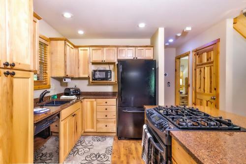 Bear Paw Hideaway