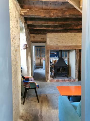 Maison Typique P�rigourdine Avec Piscine