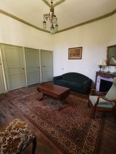 Hostal Ch�teau De Launay Guen