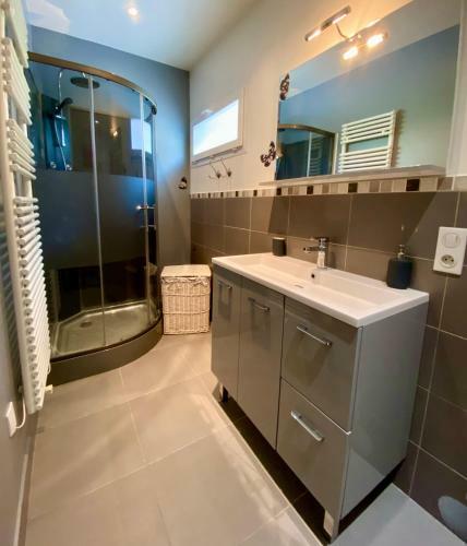 Maison Calme - Proche Plage - Terrasse Privative & Parking Gratuit
