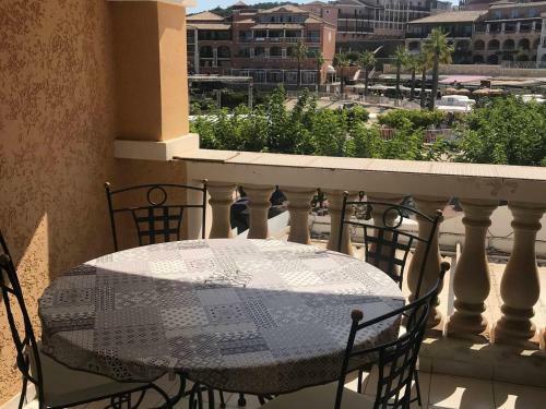 Apartamento Studio Saint-rapha�l, 1 Pi�ce, 4 Personnes - Fr-1-504-647