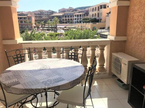 Apartamento Studio Saint-rapha�l, 1 Pi�ce, 4 Personnes - Fr-1-504-647