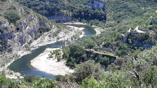 Proche Uzes Le Cocon Du Peintre Anglais