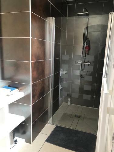 Maison Individuelle Avec Piscine Signes