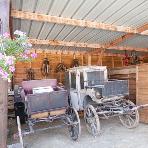 G�te Et Relais Equestre De Marie
