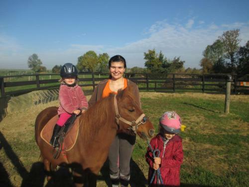 G�te Et Relais Equestre De Marie