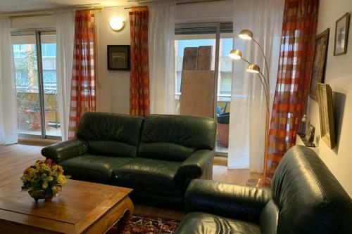 Apartamento 100 M With Parking And Balcony In The Hypercenter