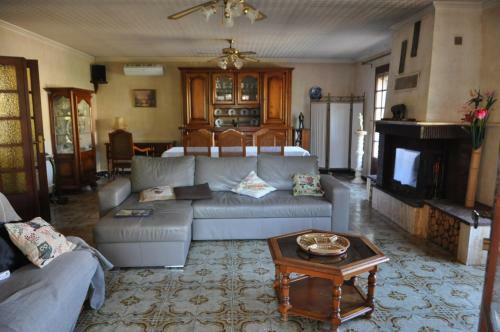 Spacious Hacienda 3000m2 Garden- 16km To The Beach!