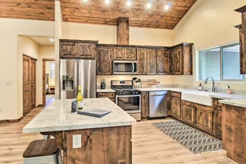 Pinetop Escape With Spacious Yard And Fire Pits!