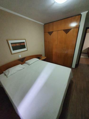 Apartamento Cond Ed Saint Michel