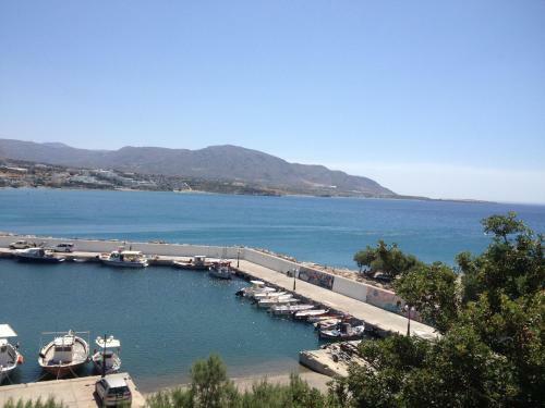 Sea View And Mountain View Apartment For 4 People