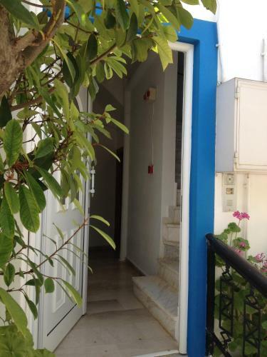 Sea View And Mountain View Apartment For 4 People