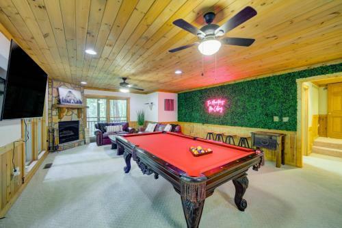 Social Tides Cabin