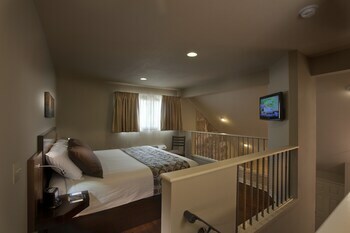 Hotel At Waterwalk