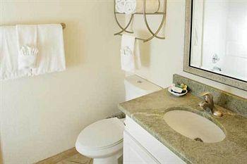 Legacy Harbour Hotel & Suites