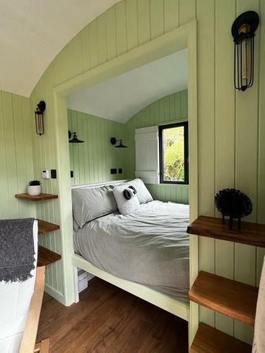 Hettie Luxury Shepherds Hut