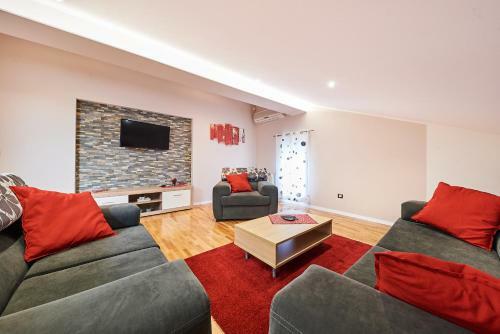 Alto Apartments