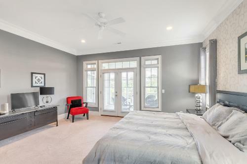 Spacious Home With 4 Master Suites In Quiet Community Home