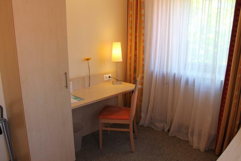 Hostal Hotel Petzengarten
