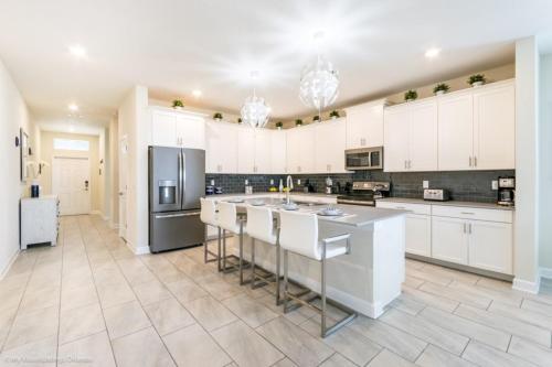 Luxurious Comfort - 6 Bdm Villa With Pool & Game Rm Villa