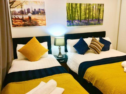 London Excel 2 Bedrooms River View Apartment