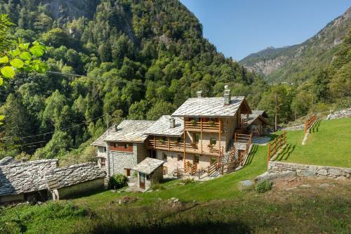 Hostal Chambres D'h�tes - Li Tzatagni