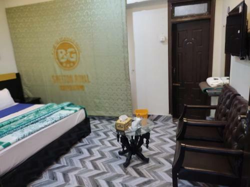 Hostal Shelton Royal Hotel