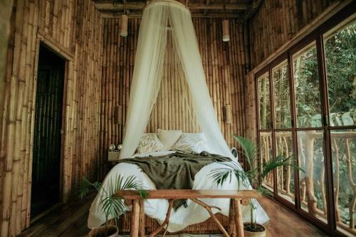 Lodge Treehouse De Valentine